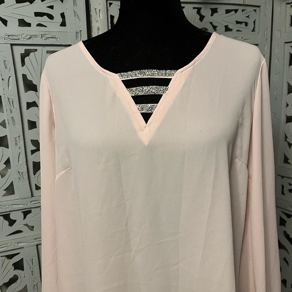 JUICY COUTURE CRAZY CUTE LIGHT PINK WITH GEMS ASYMMETRICAL HEM LONG SLEEVE TOP - Picture 2 of 9